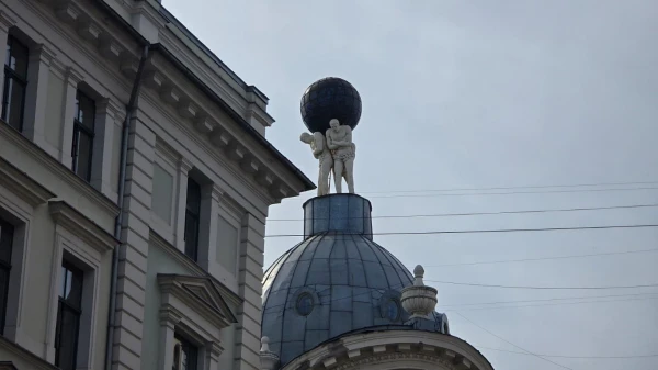 В Старой Риге продается дом с атлантами – сколько стоит?