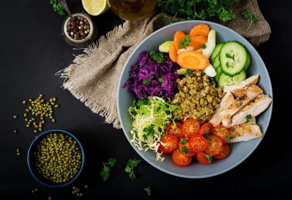 Три блюда — не предел: советы нутрициолога, как и зачем питаться до шести раз в день