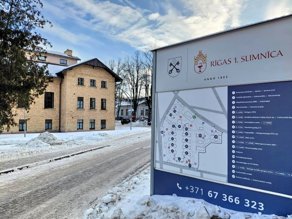 Обширная медицинская недвижимость принадлежит Риге. Фото автора.