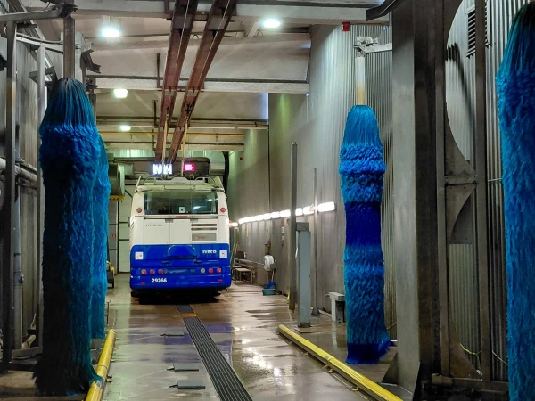 Изображение к статье: Спа-салон для троллейбуса. Фото автора.