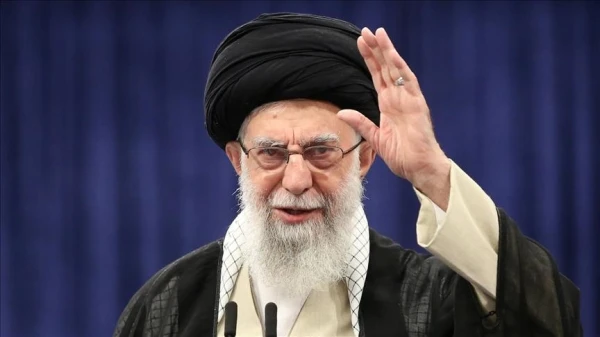 Изображение к статье: Аятоллу Хаменеи и его семью убили внезапными бомбардировками США и Израиля