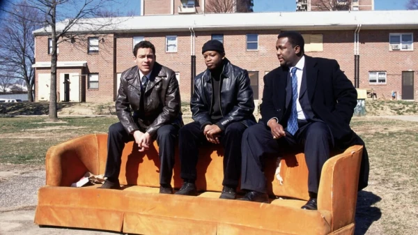 Изображение к статье: Кадр из сериала "Прослушка"