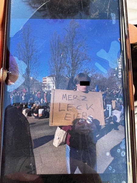 Тот самый криминальный лозунг.