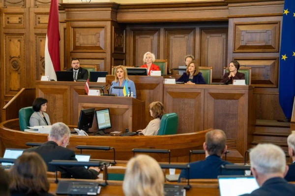 Изображение к статье: Деньжищи, огромные тыщи! У кого в Сейме самая большая получка?