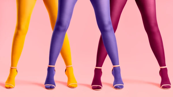 Изображение к статье: Яркий акцент сезона: стилист назвала самые модные оттенки колготок на весну
