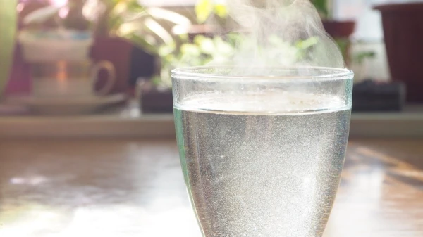 Стакан теплой воды в это время приносит наибольшую пользу организму