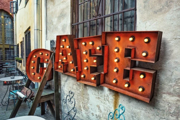 Изображение к статье: Рижанин на свою зарплату может купить на 189 чашек кофе меньше, чем житель Вильнюса