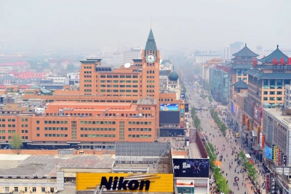 Премьер Госсовета КНР Ли Цян заявил, что страна «редко сталкивалась с такой сложной ситуацией».