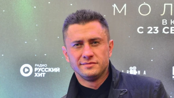 Артист сообщил, что после развода оставил бывшей жене несколько квартир и машину.