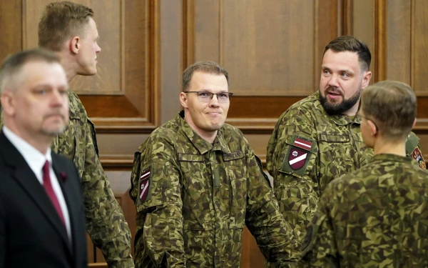 Латышский язык, санкции против РФ, борьба с мигрантами: что в меню у националистов?