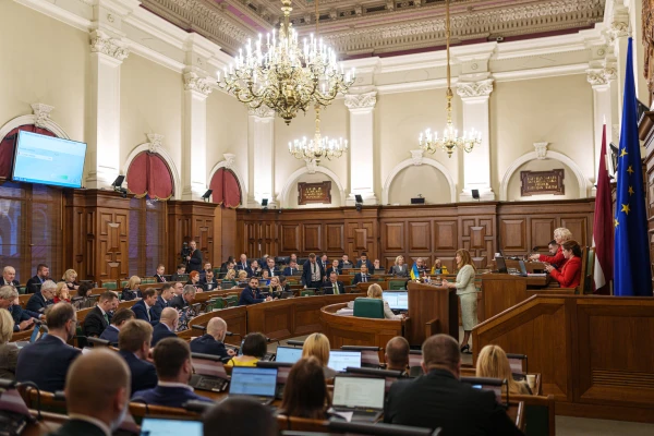 Изображение к статье: Пенсии, телефонные карты и языковые нюансы шопинга: чем сегодня займутся в Сейме Латвии