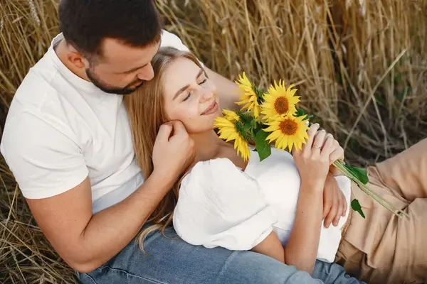 Опрос показал, что в среднем люди влюбляются по-настоящему два раза в жизни