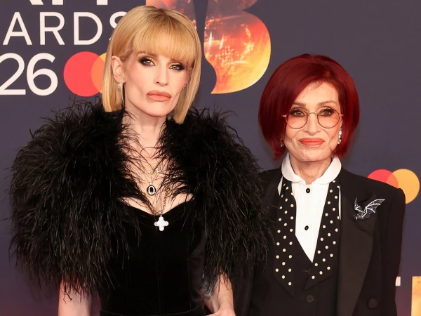 Келли Осборн и ее мама Шэрон.