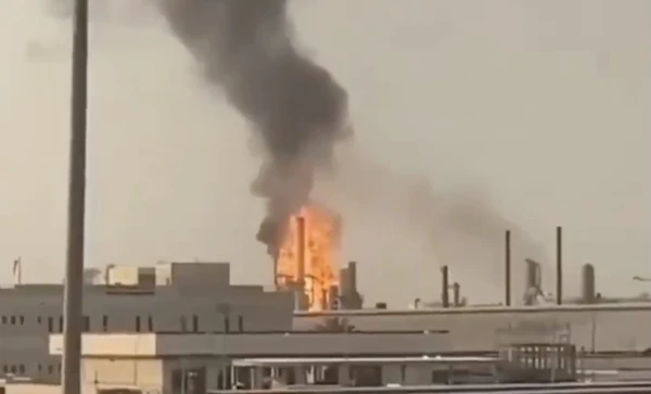 Изображение к статье: Иран атаковал топливные резервуары у аэропорта Бахрейна