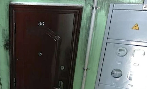 Изображение к статье: Конфликт соседей вышел на новый уровень: уже поджигают коврики в подъезде