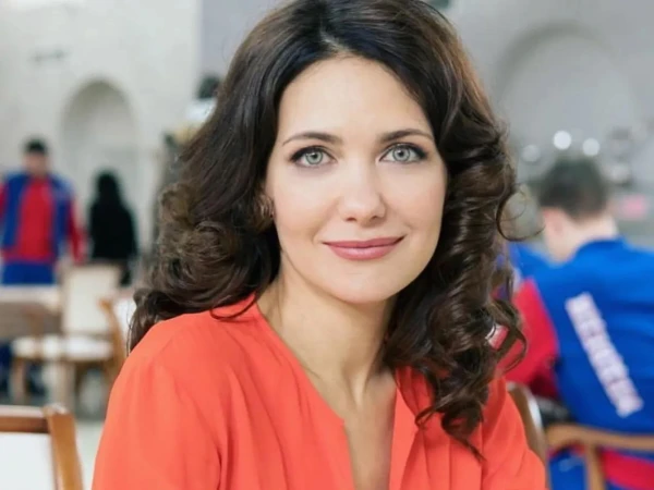 «Ну какая артистка!» 10-летняя дочь Екатерины Климовой рассмешила Сеть забавной фотосессией