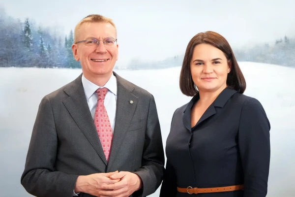 Изображение к статье: Ринкевич обсудил с Тихановской контрабандные шары