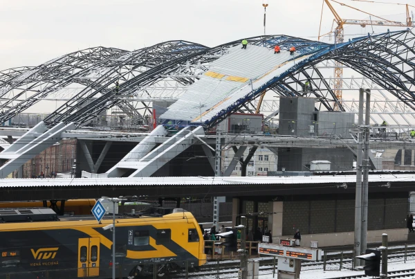 Изображение к статье: Чем больше денег одолжим на Rail Baltica, тем меньше останется на дороги и больницы Латвии — Минфин