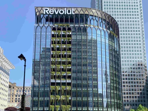 Изображение к статье: Revolut получил полную банковскую лицензию в Великобритании