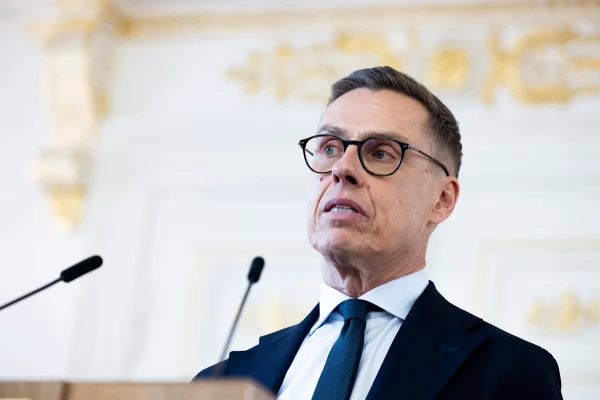 57-летний политик стоит перед сложным выбором.