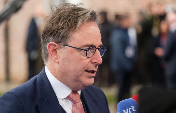 Барт Де Вевер призвал к переговорам.