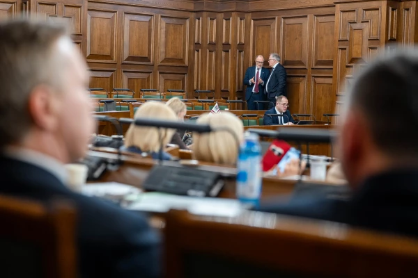 Депутатов отвезут в полицию