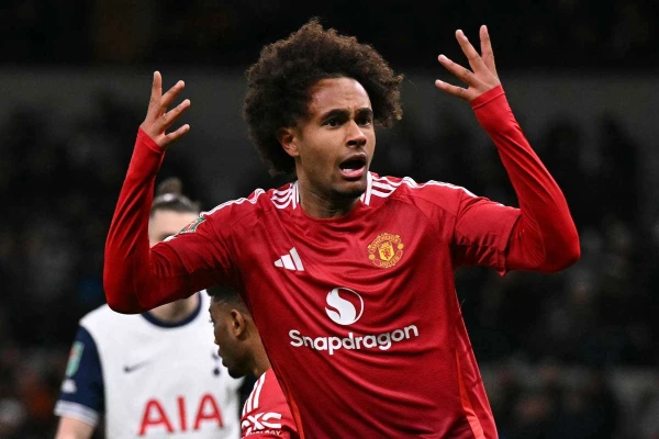 «Манчестер Юнайтед» назвал имена пяти игроков, которых готов продать