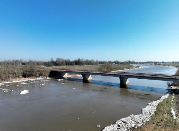 Изображение к статье: В большинстве рек лед уже сошёл