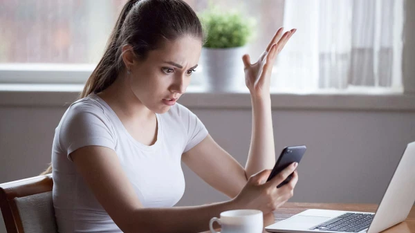 Почему со временем смартфон начинает тормозить: главные причины