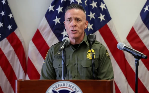 Изображение к статье: Мистер Бовино считался крутым силовиком.