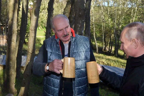 Изображение к статье: Батьке всегда приятно пообщаться с ВВП.