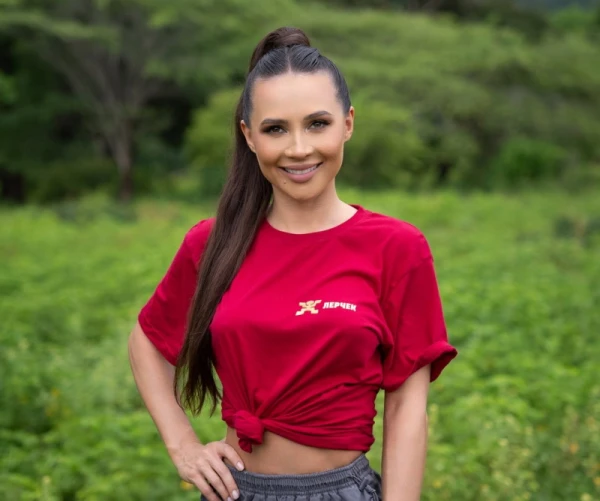 Заплаканная Лерчек обратилась к подписчикам из палаты: «Очень хочу жить»