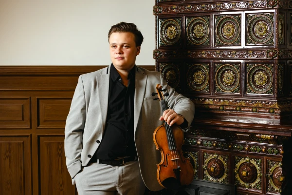 Скрипач Даниил Булаев