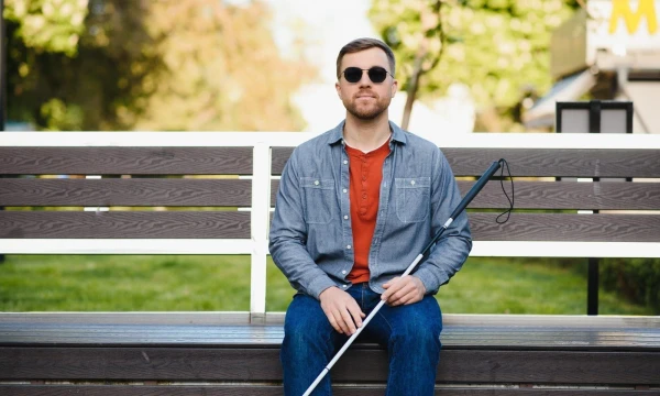 Нужны свидетели: как в Латвии оформить доверенность человеку с инвалидностью?