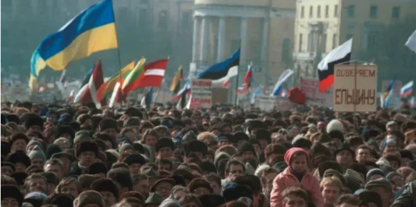 Открою великую тайну: три пути есть у России. Все они через распад - аналитик