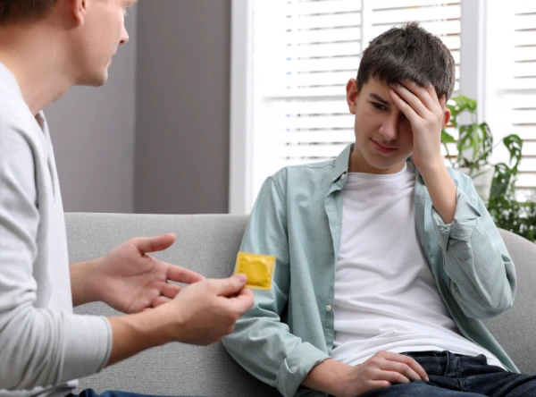 Без неловкости и запретов: как правильно обсуждать с ребёнком тему секса