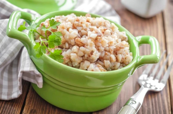 Факты и заблуждения о пользе зеленой гречки