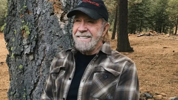 Изображение к статье: 86-летний Чак Норрис экстренно госпитализирован на Гавайях: что известно о состоянии «крутого Уокера»