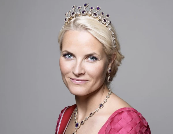 Эпштейн мной манипулировал - кронпринцесса Норвегии