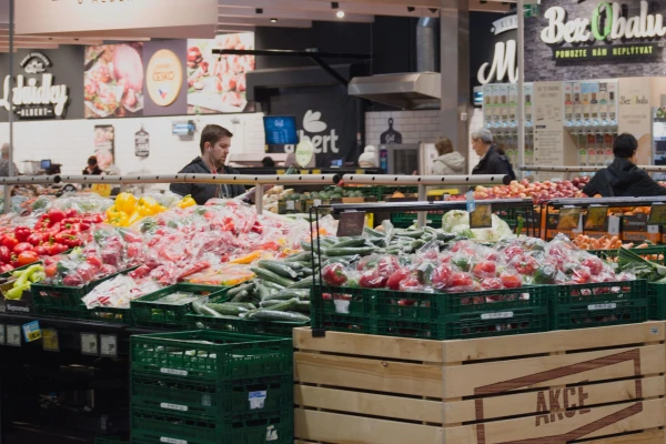 Изображение к статье: Простые пражане все более чувствуют приметы продовольственной инфляции.