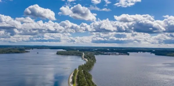 Изображение к статье: Озерные дали манят редкого путешественника.