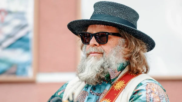 Изображение к статье: Борис Гребенщиков и его жена стали гражданами Британии