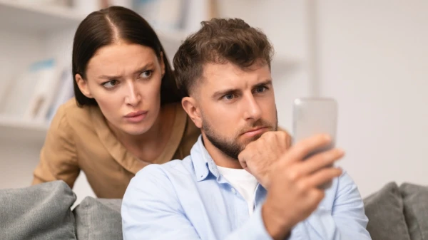 Изображение к статье: Любовь уходит незаметно: как это видно по его телефону