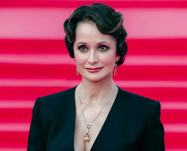 Изображение к статье: Ольга Кабо в 58: Актриса восхищает фигурой в купальнике и делится секретами молодости