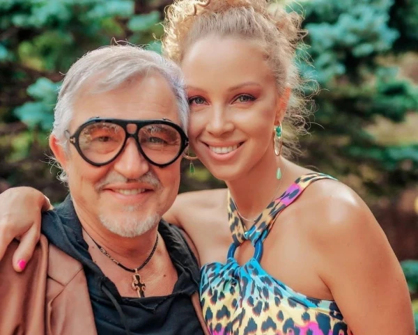 Дмитрий Дибров нашел новую любовь: подробности романа, пока Полина интригует снимками из ЗАГСа