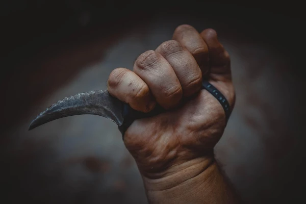 Изображение к статье: В Пурвциемсе мужчина зарезал своего знакомого и сам явился в полицию