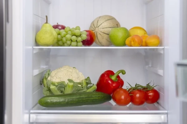 Изображение к статье: Выделяют яд. Нутрициолог рассказала, почему яблоку не место рядом с огурцом