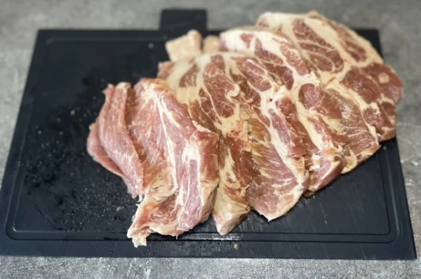 Изображение к статье: Муж попросит ещё! Рецепт стейка из свинины на сковороде — просто и вкусно