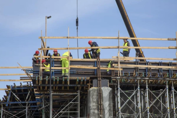 Изображение к статье: В Латвии растёт зависимость от иностранной рабочей силы: 2000 компаний уже привлекли 23 000 работников