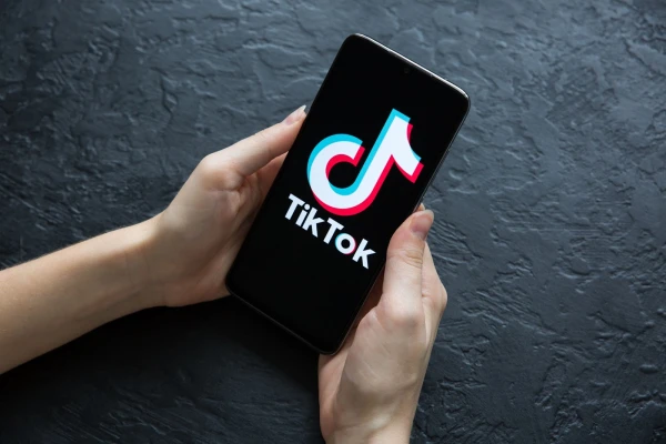 Изображение к статье: TikTok запускает производство мини-драм и готовит первый вертикальный сериал
